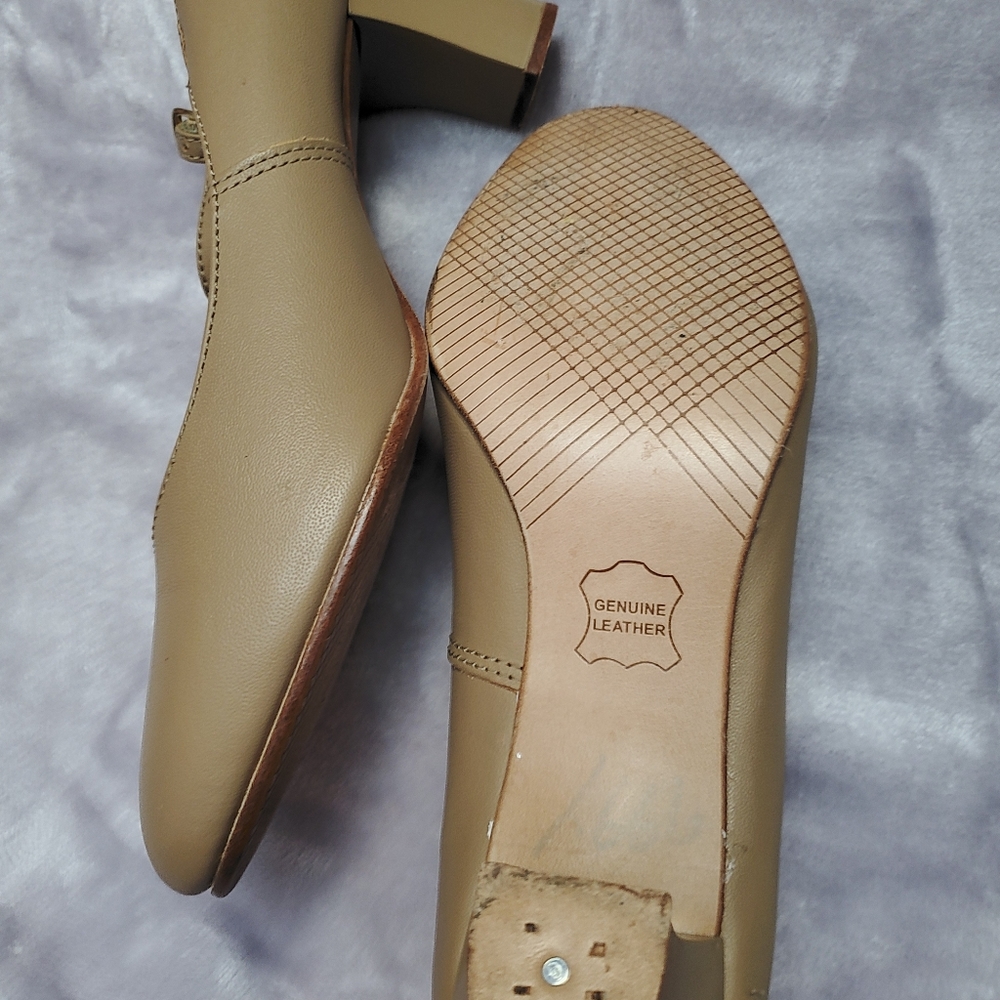 Capezio | Tan Heels with Strap - Picture 3 of 6